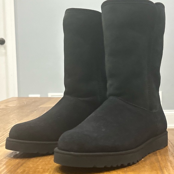 Ugg boots - Picture 2 of 4